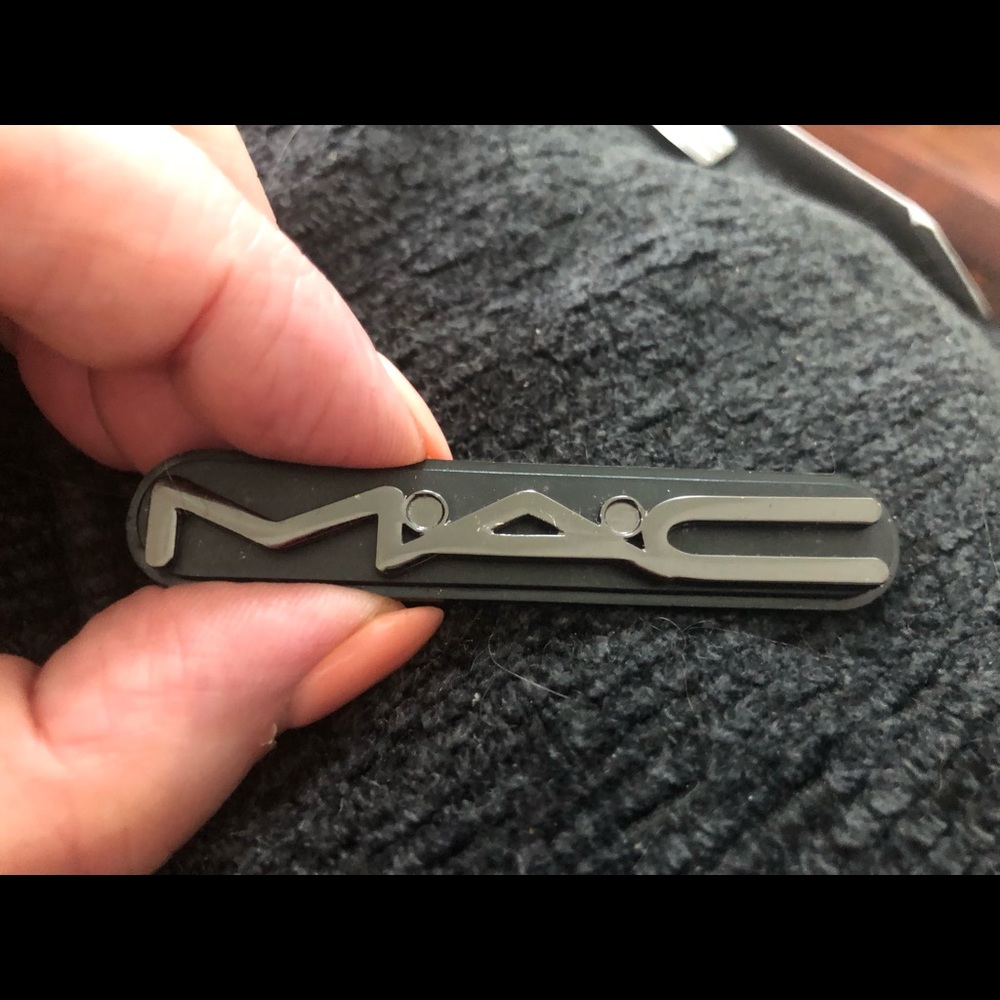 MAC *RARE* Magnetic Tag